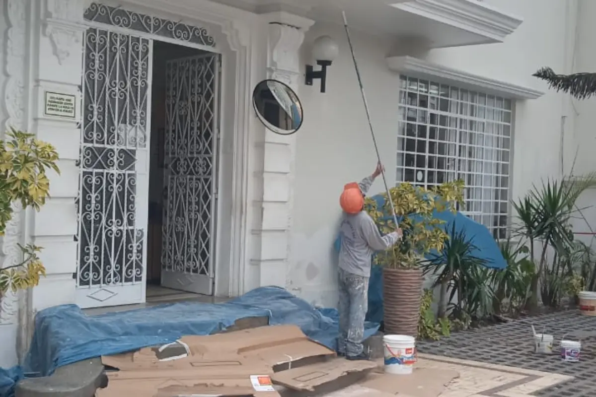 Ministerio de Economía y Finanzas en Renovación de interiores y pintura exterior